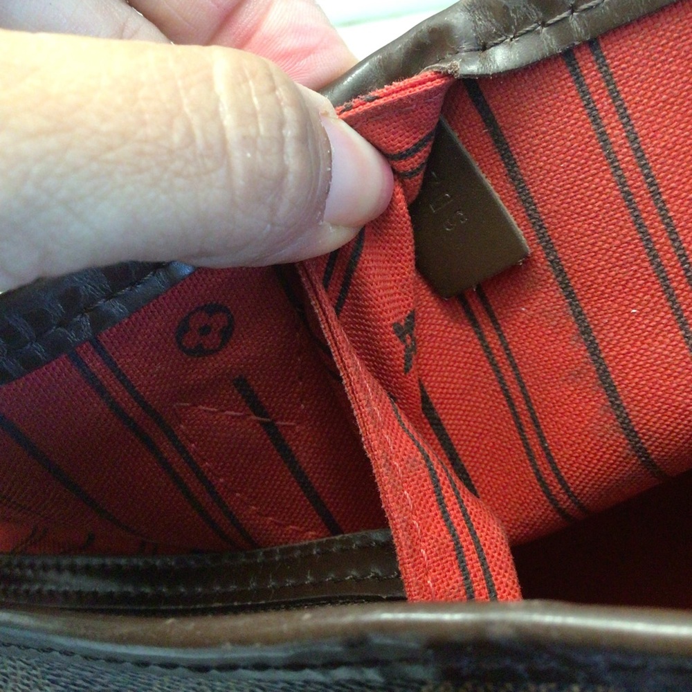 Louis Vuitton Damier Neverfull MM Tote Bag - Picture 14 of 16